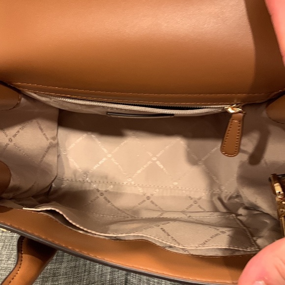 Michael Kors Bag Carmen Satchel - Picture 11 of 17